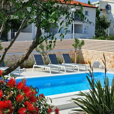 Tome - Vir132 By Interhome *