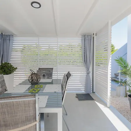 Tome - Vir132 By Interhome Vir