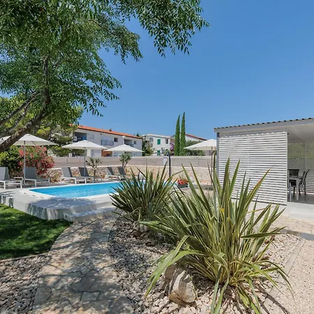 Tome - Vir132 By Interhome