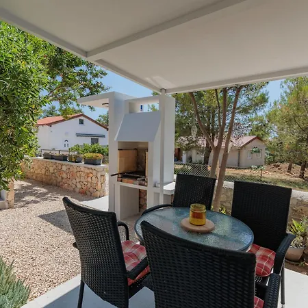 Tome - Vir132 By Interhome Vir