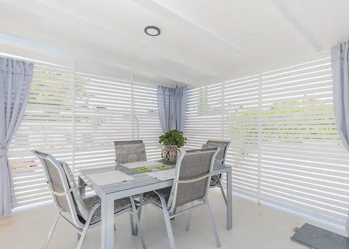 Tome-3 By Interhome Apartman Vir