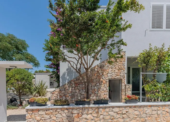 Tome-3 By Interhome *